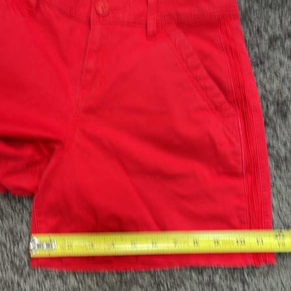 Eddie Bauer red high rise cotton stretch casual shorts. Women’s size 8 - Picture 13 of 16
